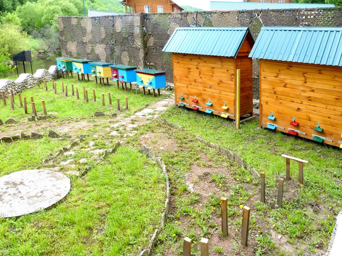 Hotel Perlyna Podillyа Satanov Exteriér fotografie